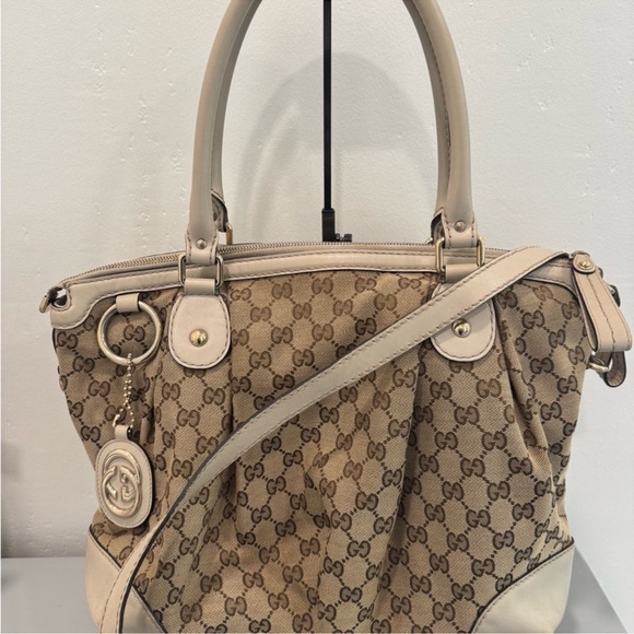 Gucci Handbags - 🌟 Gucci Sukey GG Monogram Tote – Beige/Cream 🌟
